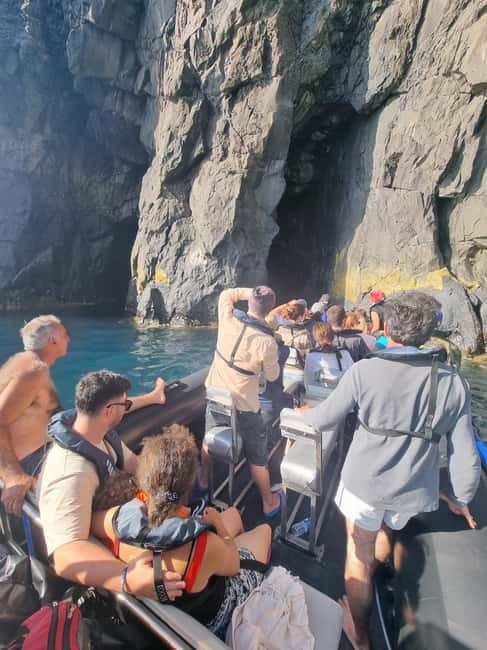 Boat trips to Corvo Island - Leaving Porto das Poças at 9:30 a.m.
