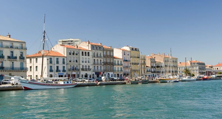 Boat walk in Sete on the singular island 1 hour - Is $23 a Fair Price?
