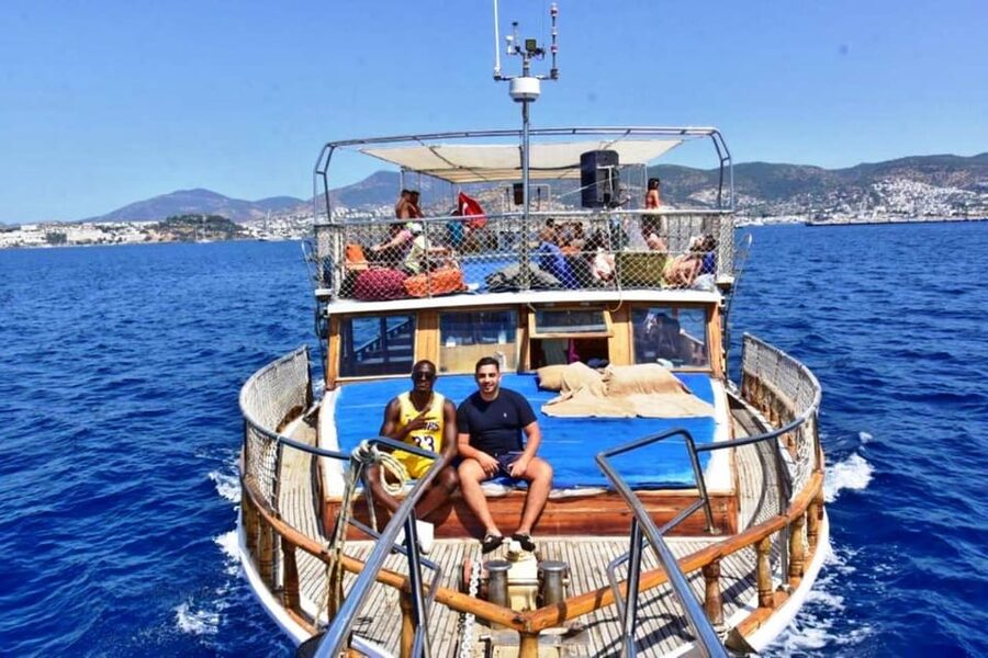 Bodrum Boat Tour with Lunch: Beaches and Islands - A six-hour escape from Bodrum’s busy waterfront