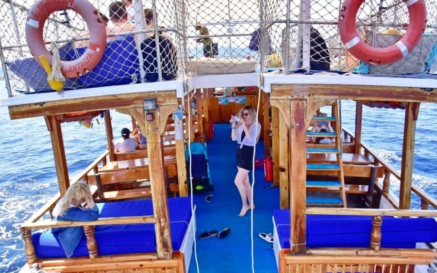 Bodrum Boat Tour with Lunch: Beaches and Islands - Poyraz Bay’s rocky coast