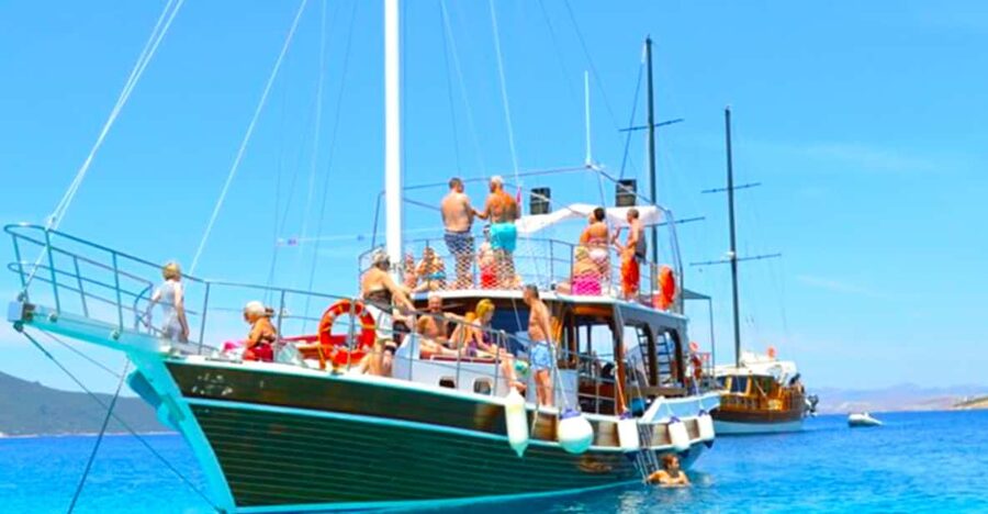 Bodrum Cleopatra & Orak Island Mix Tour by Boat - Aquarius Bay combines the longest swim and lunch