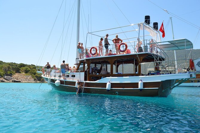 Bodrum Daily Boat Trip / Orak or Black Island - Second stop: lunch and another swim
