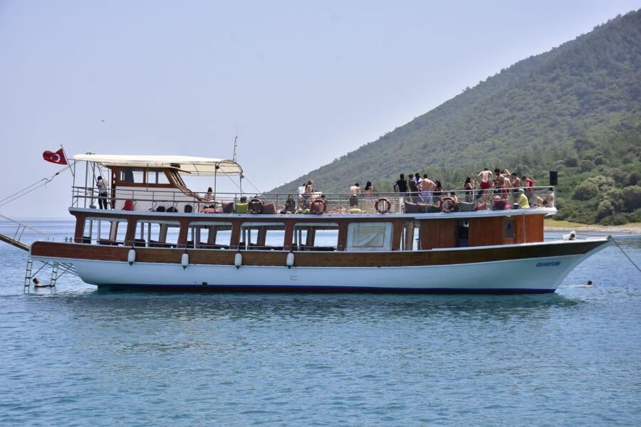 Bodrum: Orak Island Boat Tour with Swim Stops and Lunch - A boat built for sun, shade, and lunch