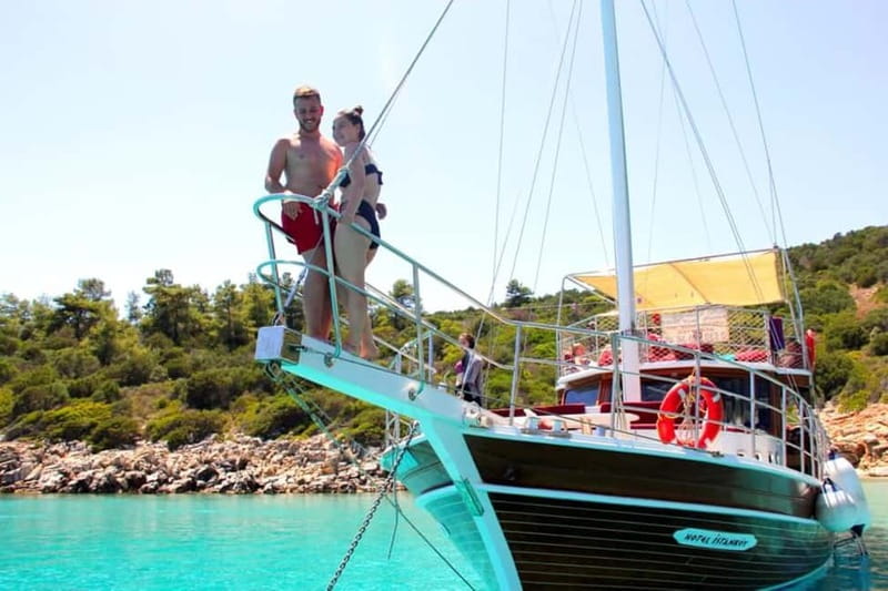 Bodrum: Orak or Black Island Boat Tour with Lunch - Finding the boat at Bodrum harbour