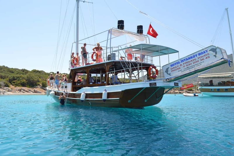 Bodrum: Orak or Black Island Boat Tour with Lunch - Meteor Bay and the story of the crater