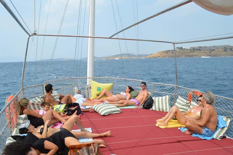 Bodrum: Orak or Black Island Boat Tour with Lunch - Rabbit Bay finishes the route gently