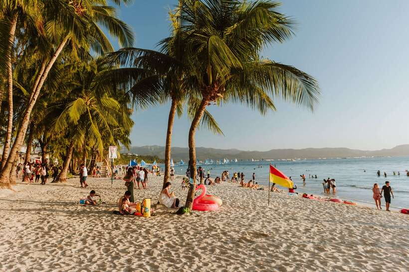 Boracay: Island and Beach-Hopping Boat Tour with Snorkeling - What this Boracay boat tour is really like