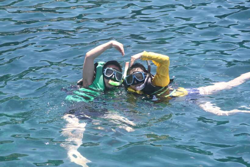 Boracay: Island and Beach-Hopping Boat Tour with Snorkeling - Puka Shell Beach: the relaxed first stop