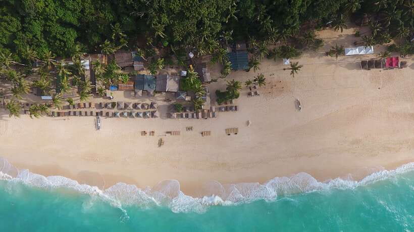Boracay: Island and Beach-Hopping Boat Tour with Snorkeling - The river boat and the route between stops