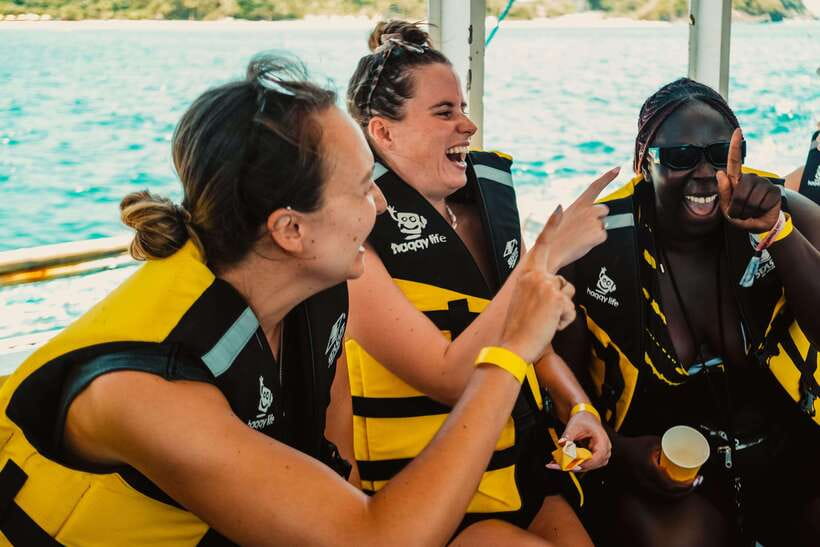 Boracay: Island Hopping & Cliff Jumping by Haqqy Life - Snacks, drinks, and the restaurant stop