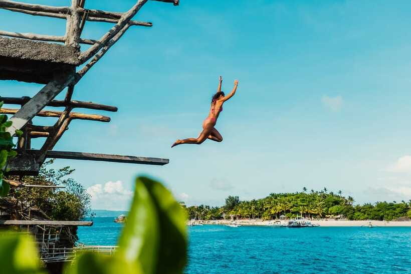 Boracay: Island Hopping & Cliff Jumping by Haqqy Life - Is $36 a fair price?