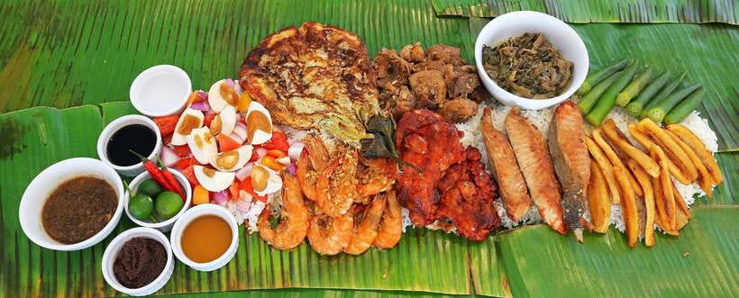 Boracay: Island Hopping Tour with Boodle Fight Lunch - What swimming and snorkeling are like