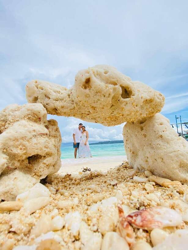 Boracay: Private Island Hopping & Snorkeling Tour - A local seafood BBQ lunch