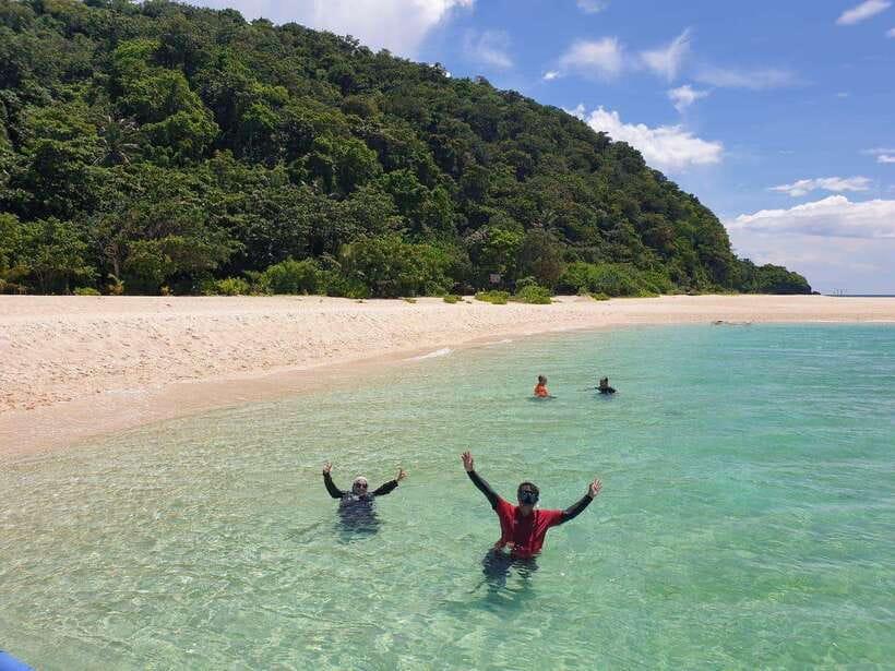 Boracay: Private Island Hopping & Snorkeling Tour - Starting at Astoria Boracay