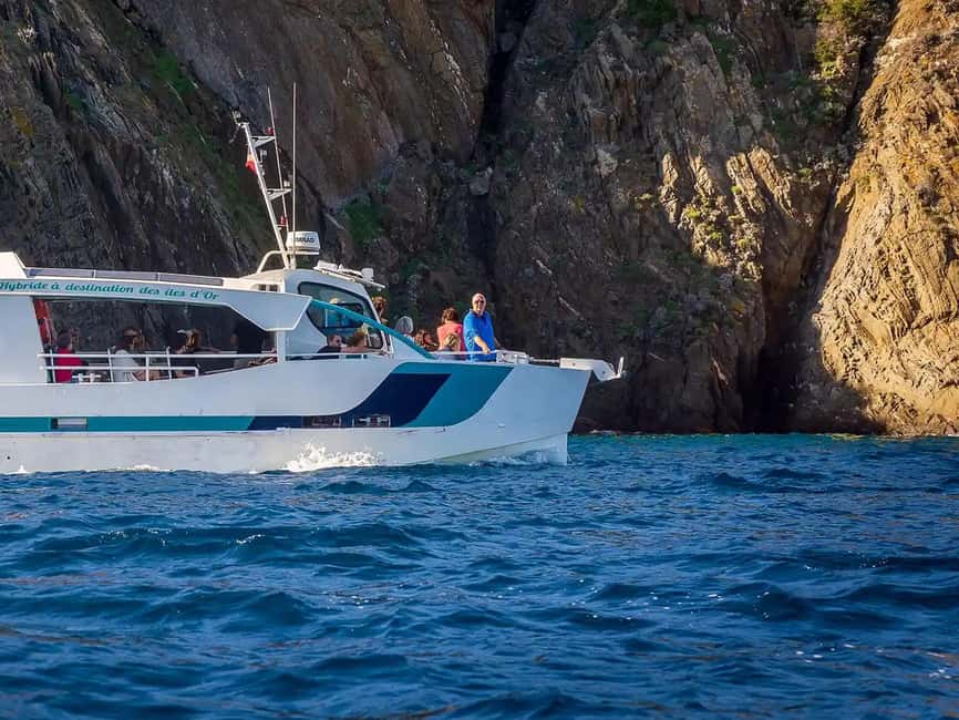 Bormes-les-Mimosas: Hybrid boat trip to the island of Port-Cros - Arriving on Car-Free Port-Cros