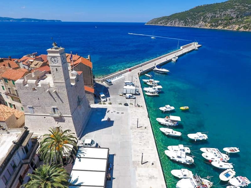 Brač: Blue Cave Island Hopping Luxury Tour - Guides, group size, and comfort