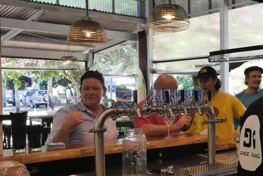 Brisbane: Island Pub Crawl with Lunch and High-Speed Boat - How the schedule affects the experience
