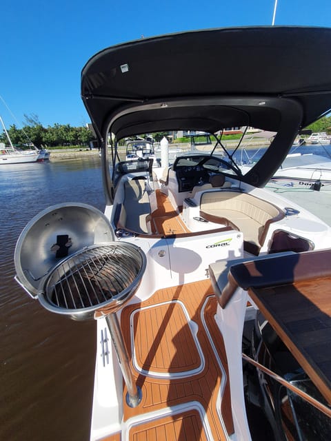 Búzios: Speedboat tour of 2 islands and 11 beaches - The Barbecue Is a Picnic Plan, Not a Catering Service