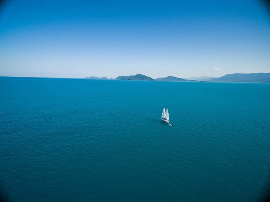 Cairns: Green Island & Great Barrier Reef Sailing Tour - A small boat and a proper sailing start
