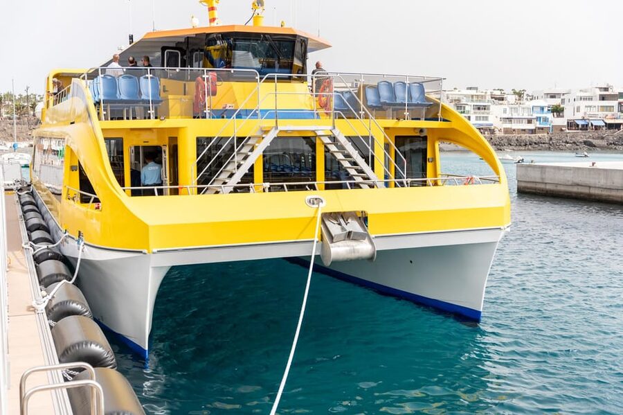 Canary Islands: Ferry Ticket Lanzarote/Fuerteventura - A 35-minute link between two very different islands