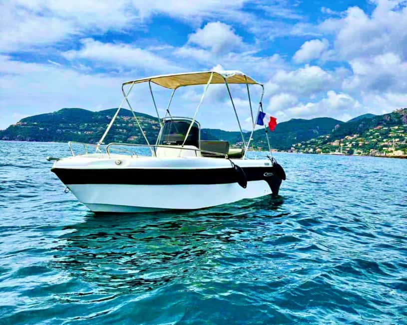 Cannes: Boat trip without a license to the Lerins Islands - Taking the helm from Cannes Marina