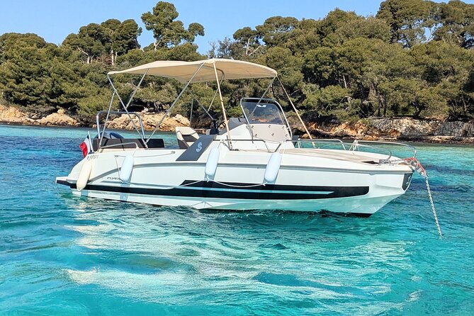 Cannes Relaxation evening in the Lerins Islands Private boat - A private boat made for six people