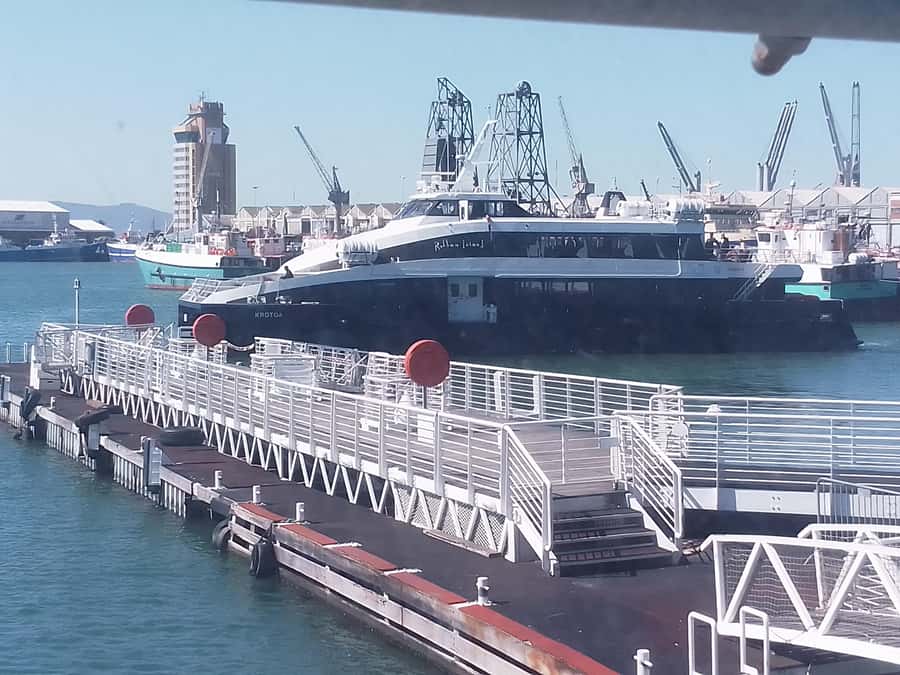 Cape Town: Robben Island Ferry and Guided Tour - Key points to know before you book