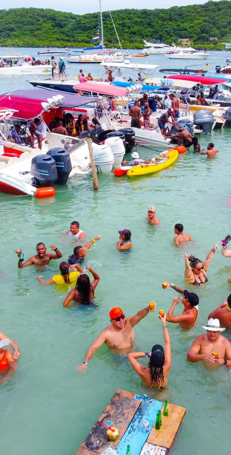 Cartagena: 4 Island Day Trip by Boat and Caribbean Lunch - Playa Tranquila Barú: lunch beside the sea