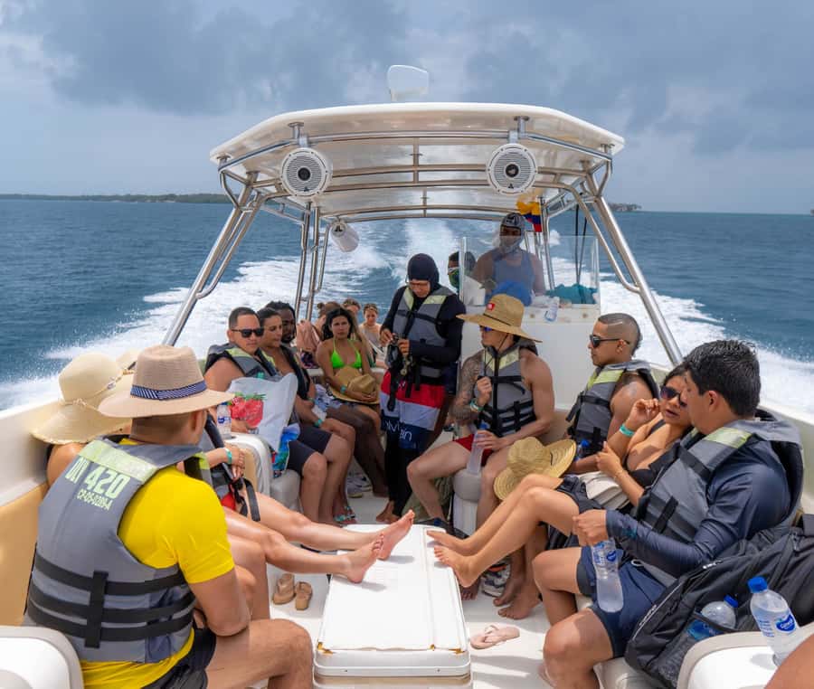 Cartagena: 5 Island Boat Tour with Night Bioluminescent Stop - Bocachica and its fort views