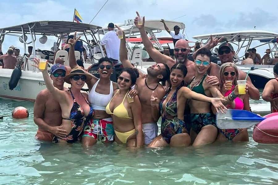 Cartagena: 5 Islands Premium Tour with Lunch and Snorkeling - From Cartagena’s streets to the open water