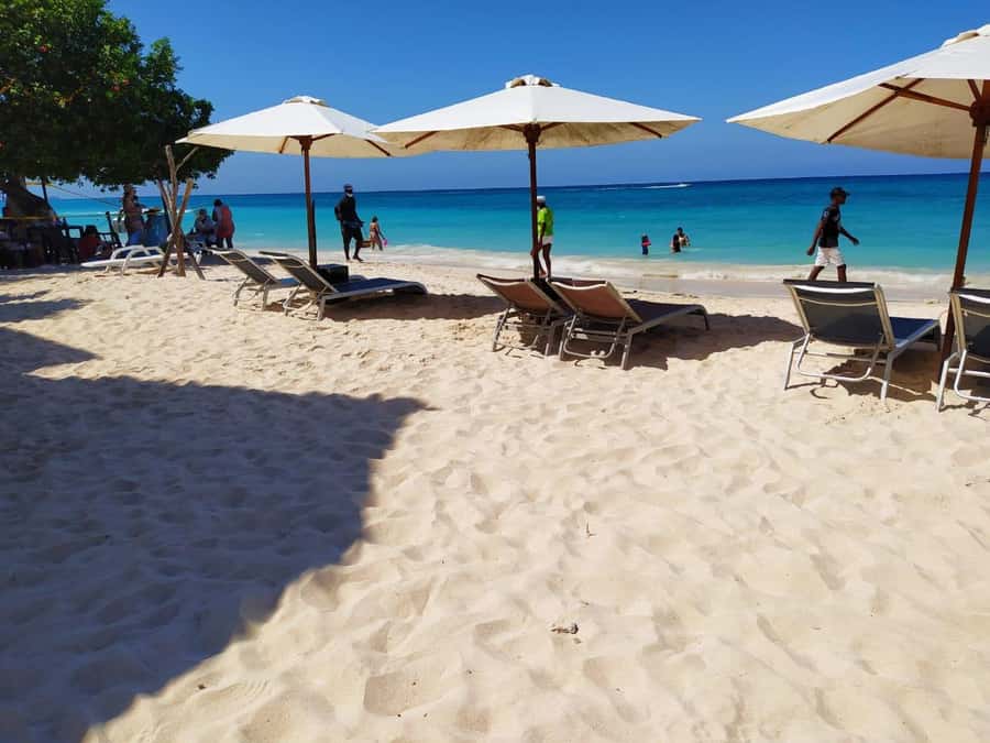 Cartagena de Indias: 2x1 Boat trip to the Rosario Islands and Baru Island - Packing for a hot, wet, rule-heavy day