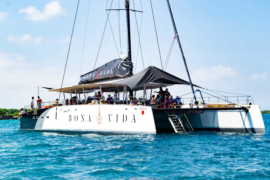 Cartagena: Rosario Islands Catamaran with Lunch and Snorkel - Starting at Bodeguita Dock