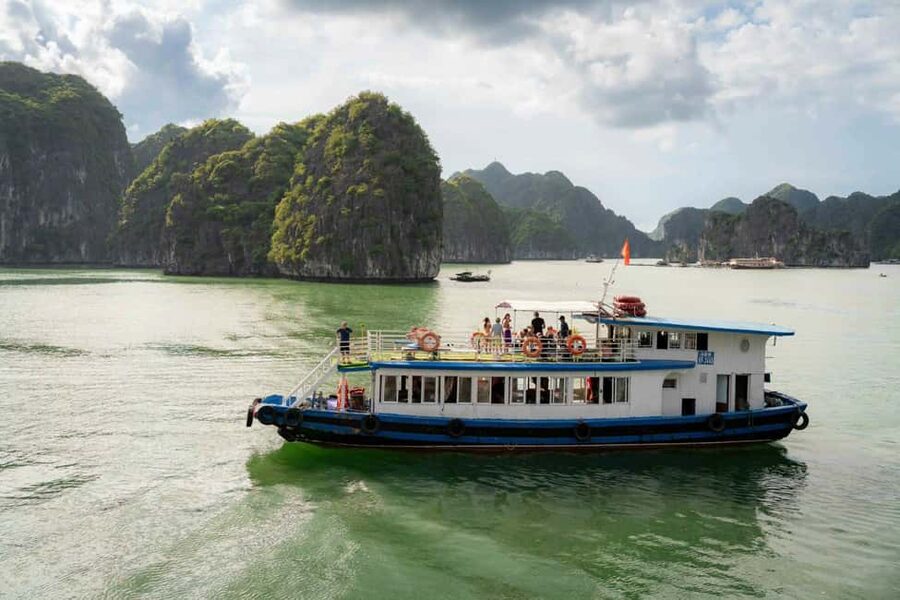Cat Ba/Ha Noi: Lan Ha and Monkey Island Full Day Boat Trip - Why Lan Ha Bay makes a better day out for some visitors