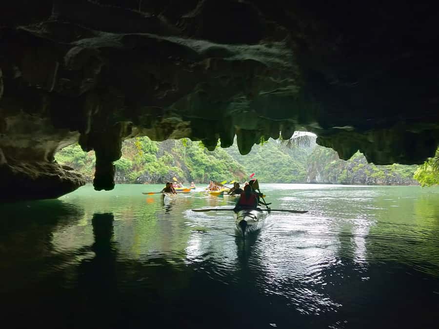 Cat Ba Island: Full-Day Cruise to Lan Ha Bay and Ha Long Bay - Lunch on board from 12:30 to 1:30