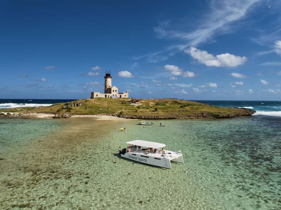 Catamaran Mauritius: South East 5 Islands Catamaran Cruises - Ile aux Cerfs: the main swimming and lunch stop