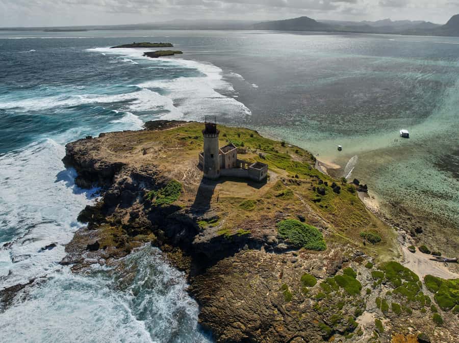 Catamaran Mauritius: South East 5 Islands Catamaran Cruises - Grand River South East Waterfall in 30 minutes