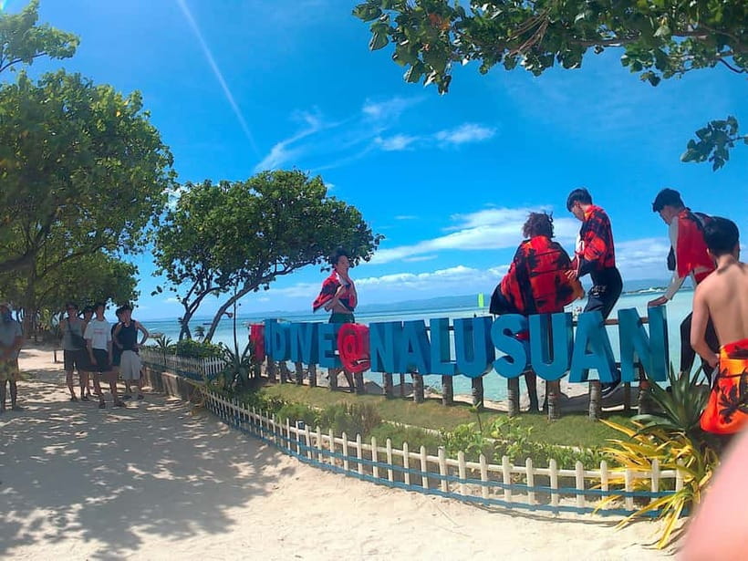 Cebu: Island Hopping 3 Islands + San Vicente Fish + Lunch - Caohagan Island: a closer look at island life