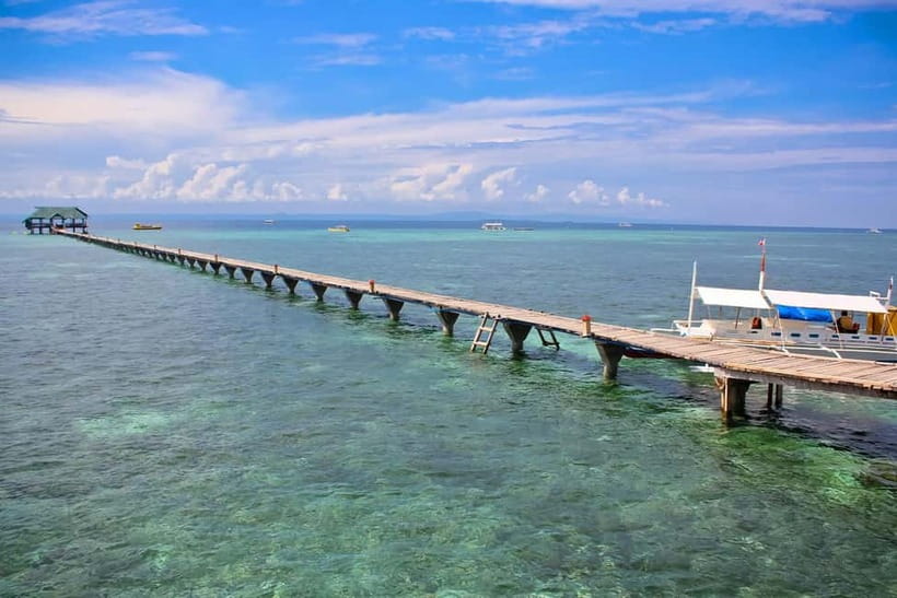 Cebu: Island Hopping 3 Islands + San Vicente Fish + Lunch - A crew that helps the day work