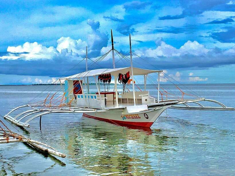 Cebu Island Hopping with Lunch - Three Cebu islands, three different reasons to stop
