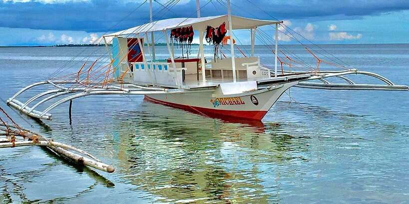 Cebu Island Hopping with Lunch - Caohagan and the human side of island life