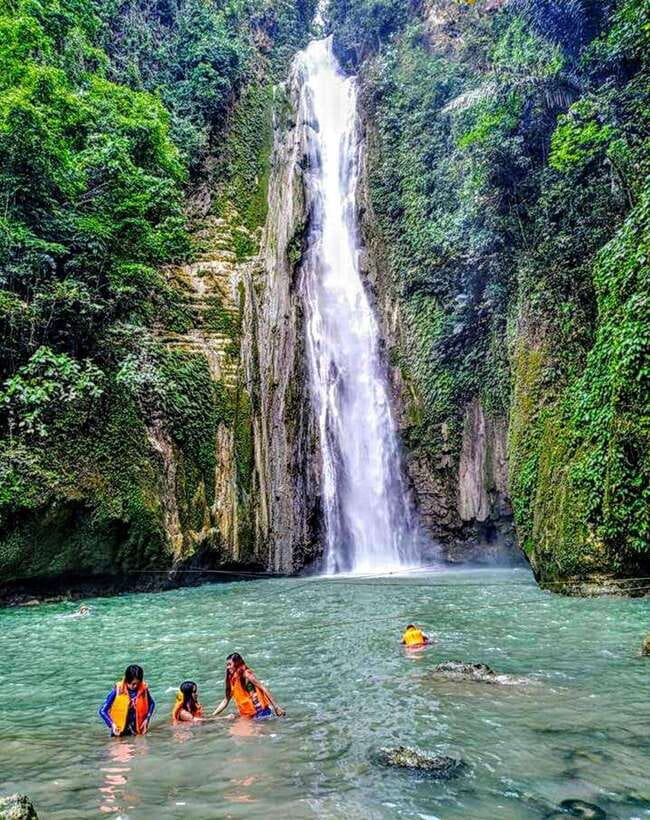 Cebu: Moalboal Island Hopping and Mantayupan Falls Day Trip - Pescador Island Adds Reefs and Underwater Caves