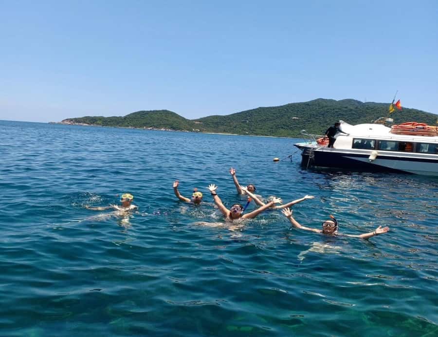 Cham Island: 1-Day Speedboat Trip with Snorkeling and Lunch - Who should book this experience?