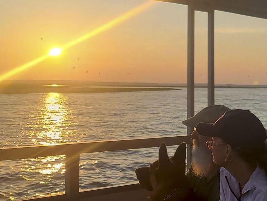 Chincoteague: Assateague Island Sunset Boat Cruise - Guides who make the ride personal