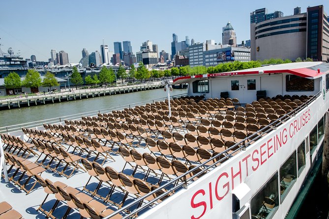 Circle Line: 2.5hr - Complete Manhattan Island Cruise - Food, drinks, and the two-and-a-half-hour clock