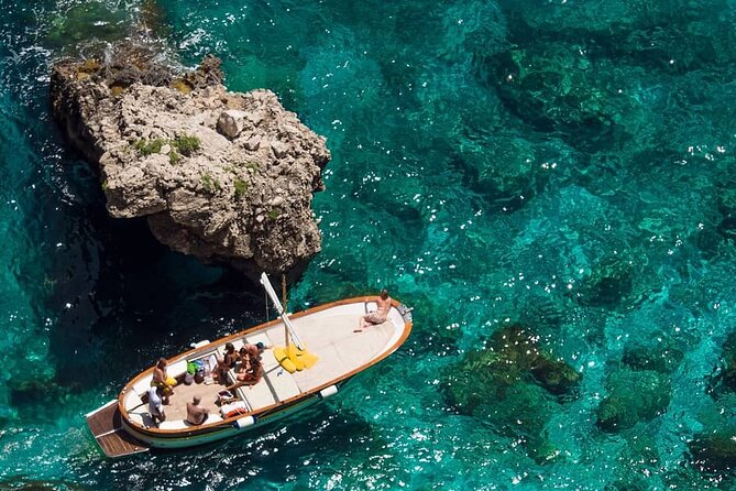 complete tour of the island of Capri by private boat - Key points to know before booking
