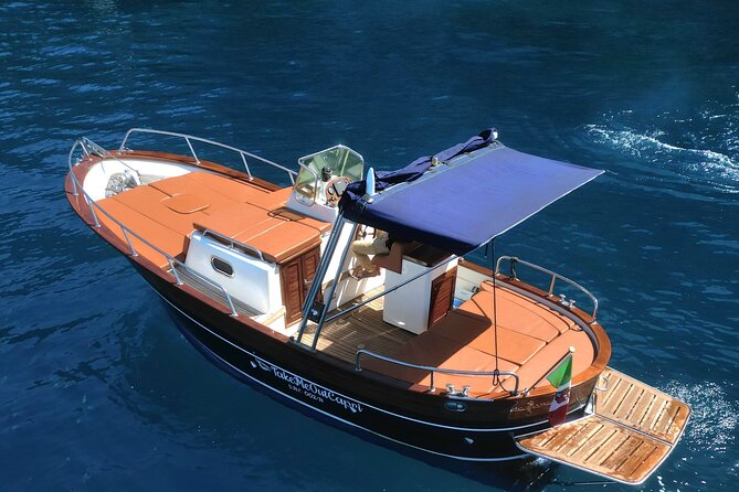complete tour of the island of Capri by private boat - What life is like on board