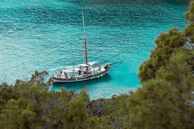 Corfu: Semi-Private Cruise to Paxos and Antipaxos Islands - The crossing to Antipaxos