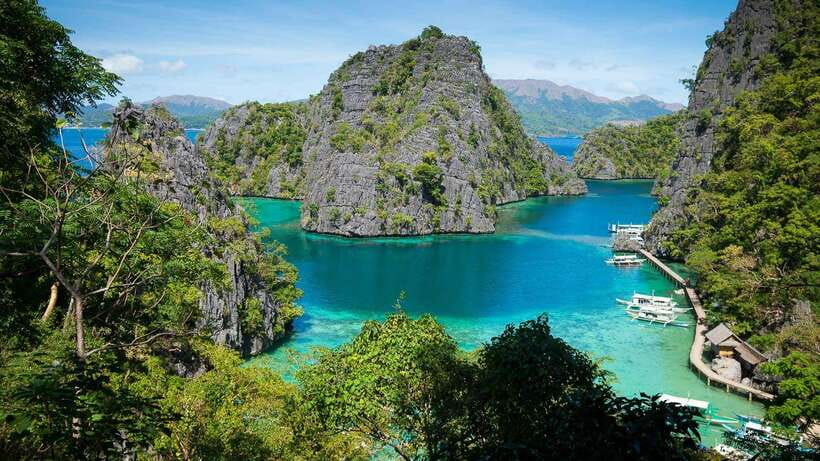 Coron: Complete Island Hopping Guided Tour with Lunch - Kayangan Lake, Coron’s famous first view