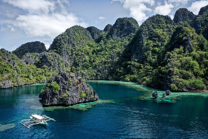 Coron Island Hopping Tour B with Skeleton Wreck & Barracuda Lake - Barracuda Lake and its changing water