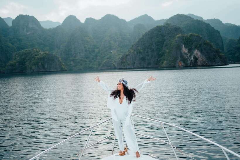 Coron: Private Island-Hopping Tour on a Yacht or Speedboat - The day at a glance
